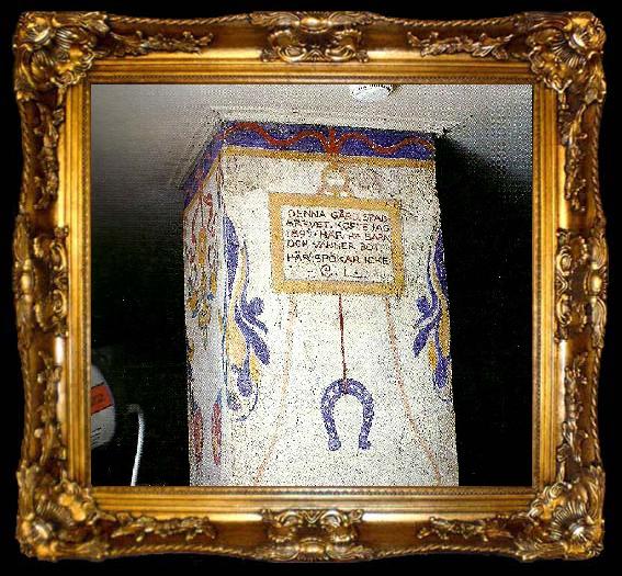 framed  Carl Larsson dekorativ utsmyckning pa skorstensstock pa spadarvet, ta009-2