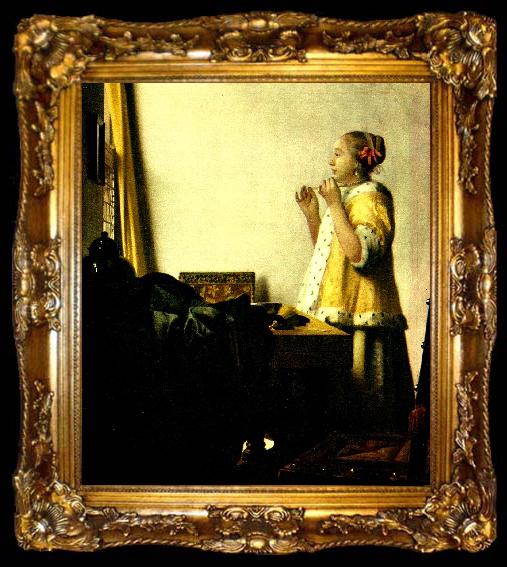 framed  Jan Vermeer ung dam ned parlhalsband, ta009-2
